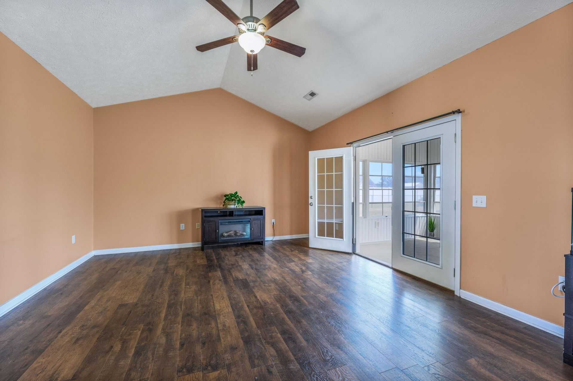 728 American Beech St. Photo 4