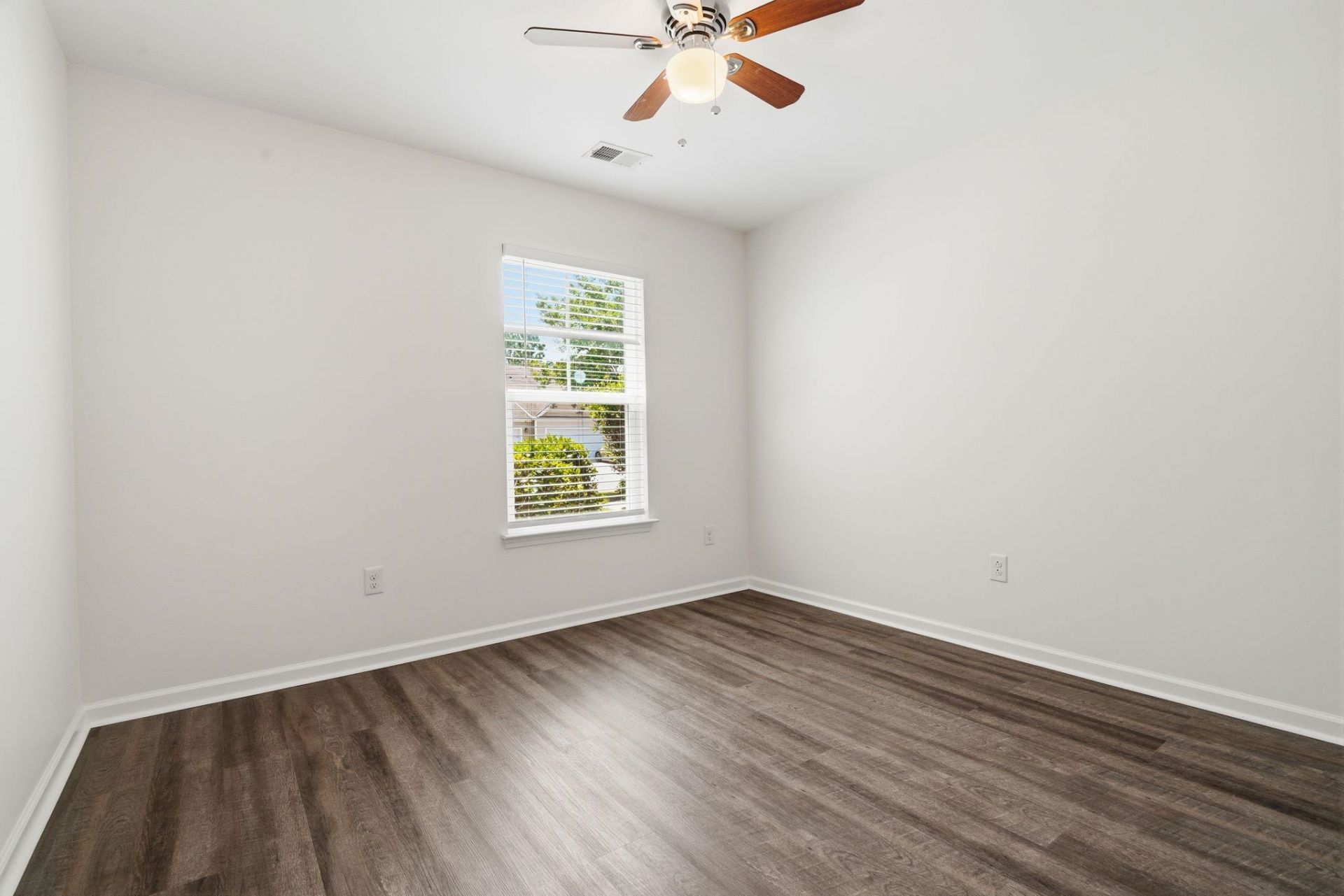 4443 Livorn Loop Photo 28