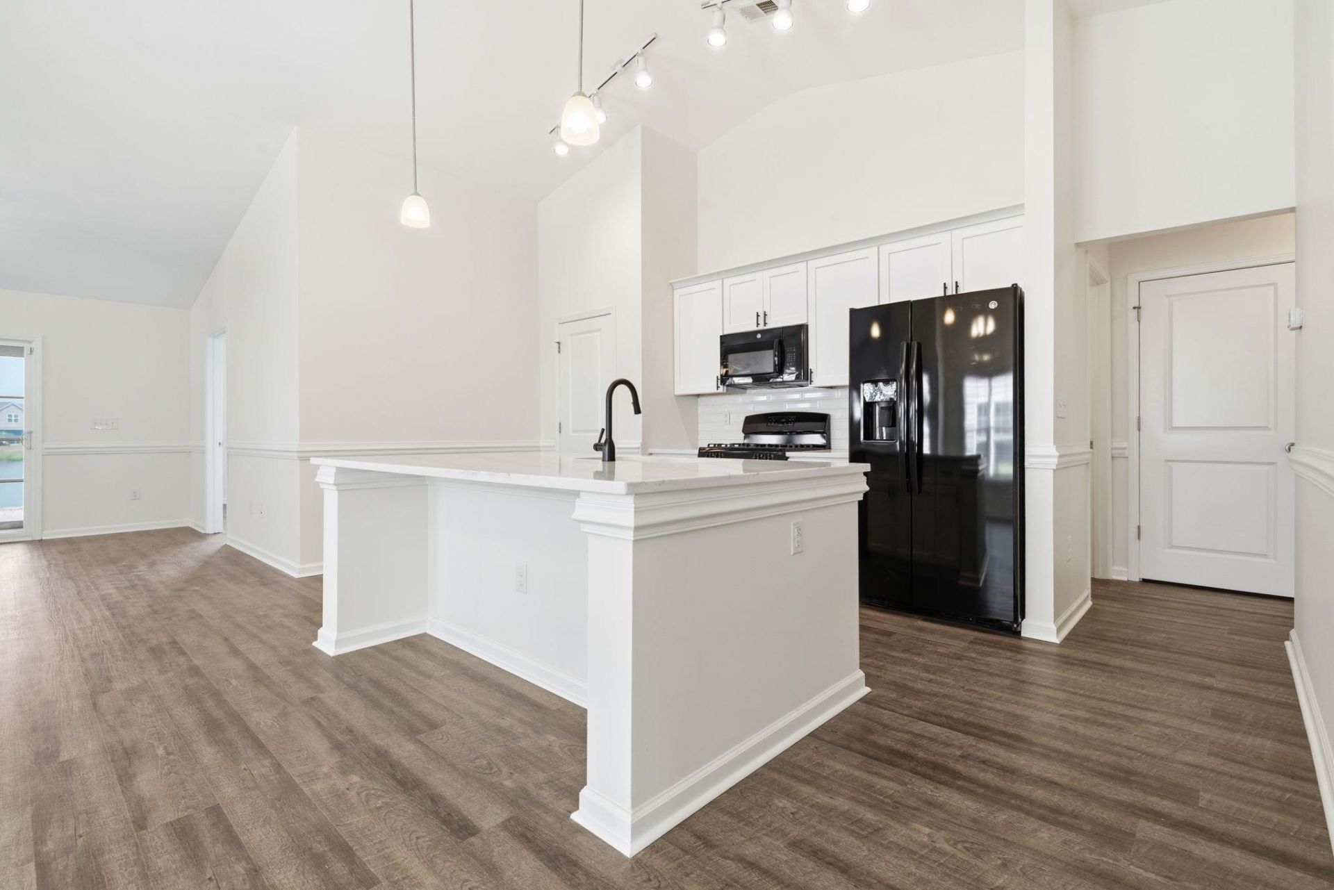 4443 Livorn Loop Photo 9