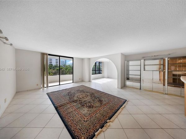 600 Three Islands Blvd , Unit 212, Hallandale Beach, FL 33009