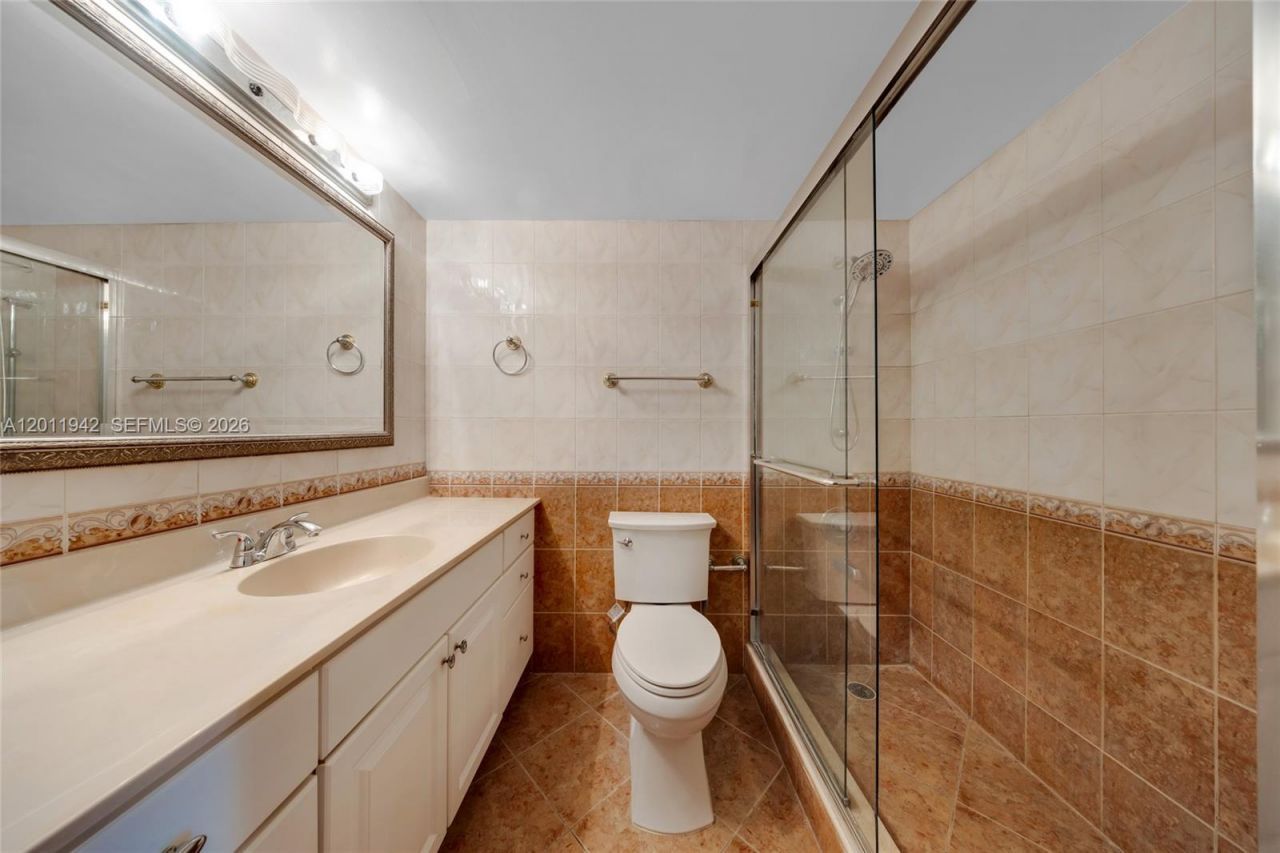 600 Three Islands Blvd , Unit 212, Hallandale Beach, FL 33009 Photo