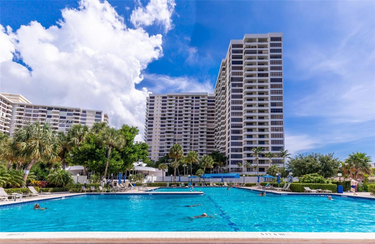600 Three Islands Blvd , Unit 212, Hallandale Beach, FL 33009 Photo