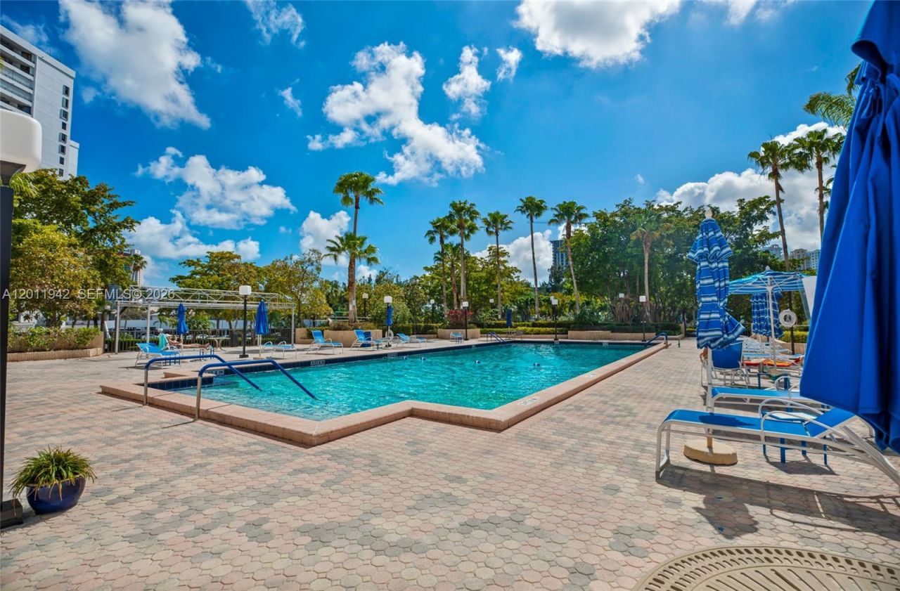 600 Three Islands Blvd , Unit 212, Hallandale Beach, FL 33009 Photo