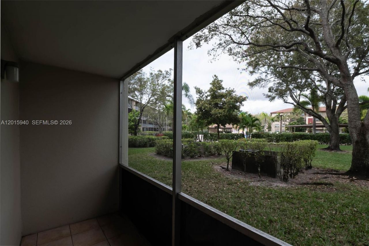 13355 SW 9th Ct, Unit 104H, Pembroke Pines, FL 33027 Photo