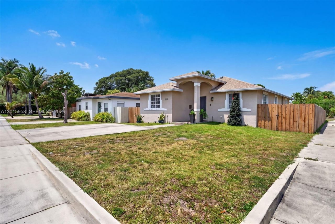200 SW 2nd Ave , Hallandale Beach, FL 33009 Photo