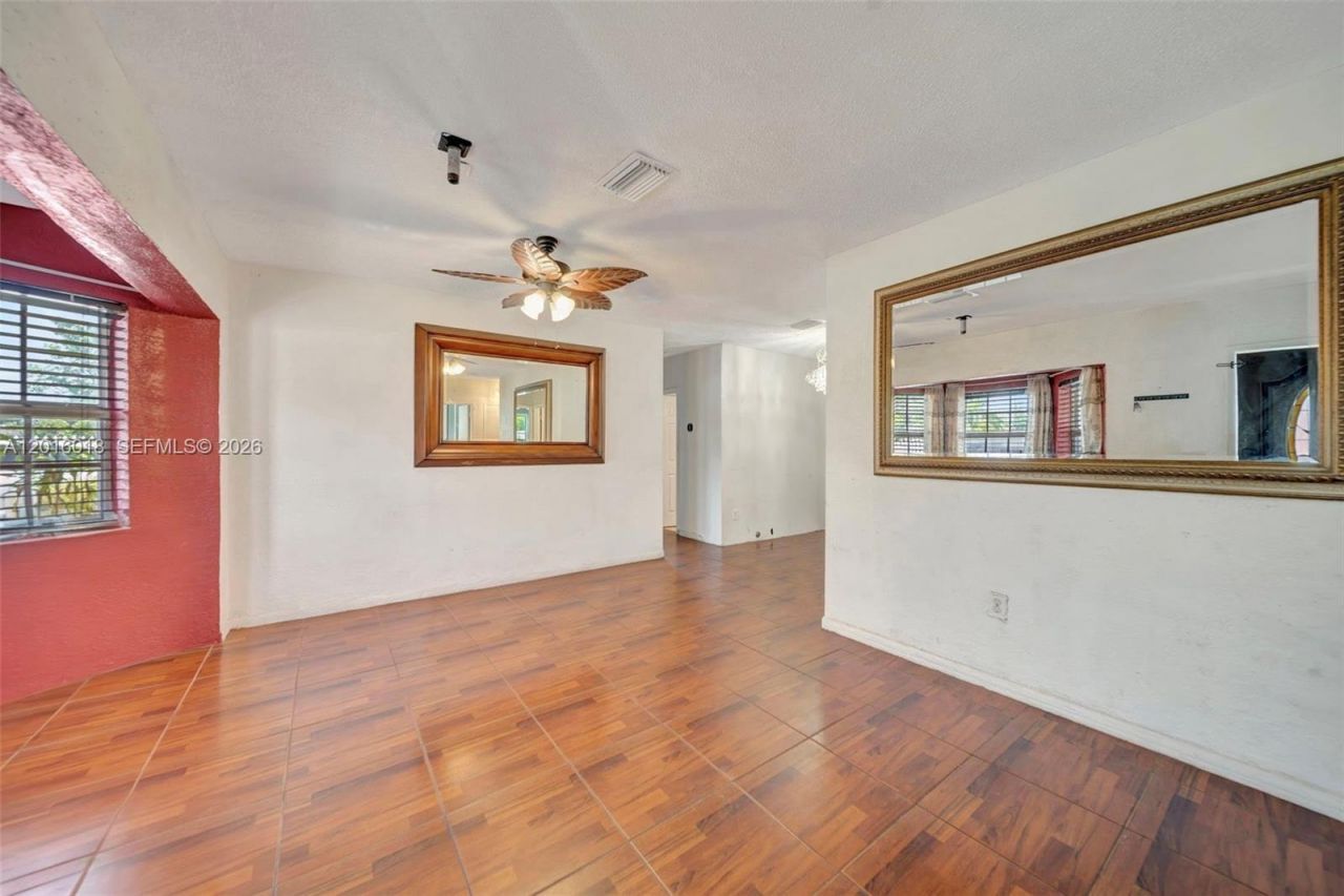 2890 NW 160th St, Miami Gardens, FL 33054 Photo