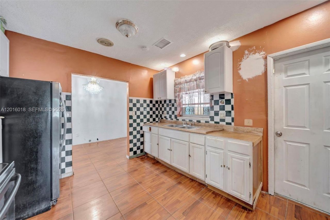 2890 NW 160th St, Miami Gardens, FL 33054 Photo