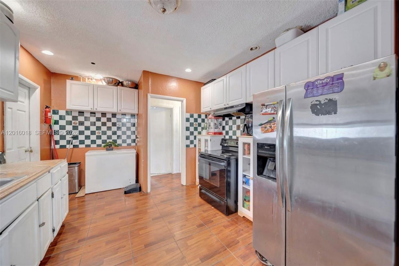 2890 NW 160th St, Miami Gardens, FL 33054 Photo