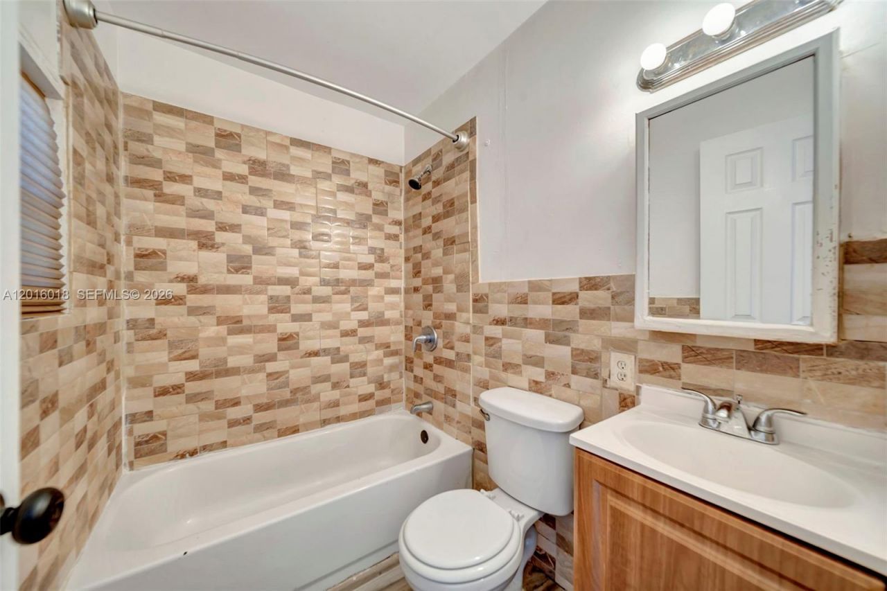 2890 NW 160th St, Miami Gardens, FL 33054 Photo
