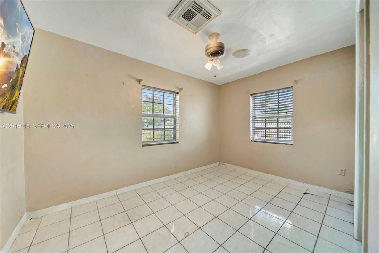2890 NW 160th St, Miami Gardens, FL 33054 Photo