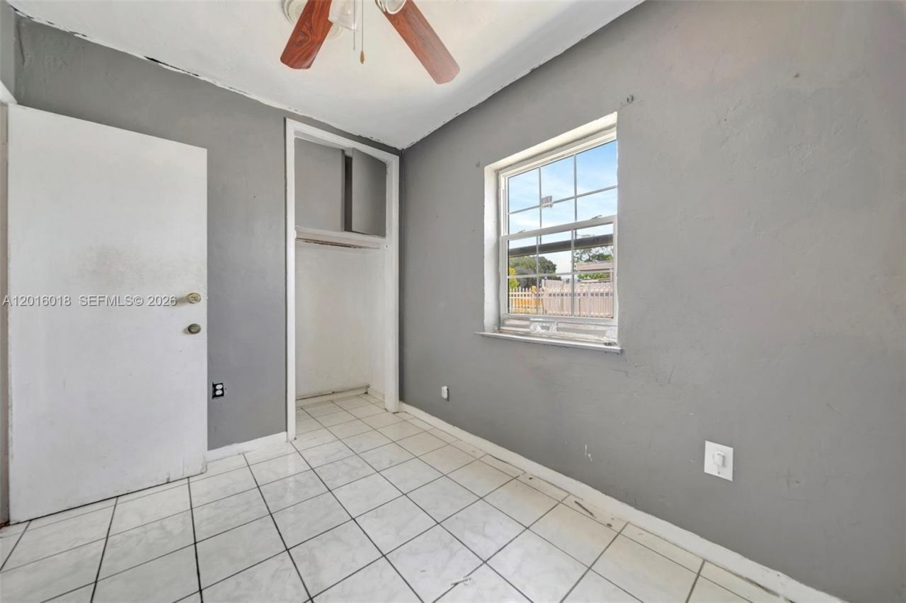 2890 NW 160th St, Miami Gardens, FL 33054 Photo