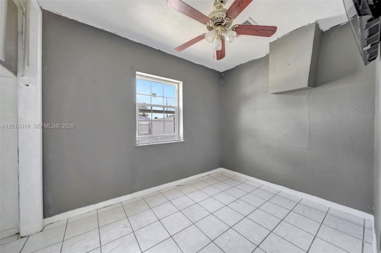 2890 NW 160th St, Miami Gardens, FL 33054 Photo