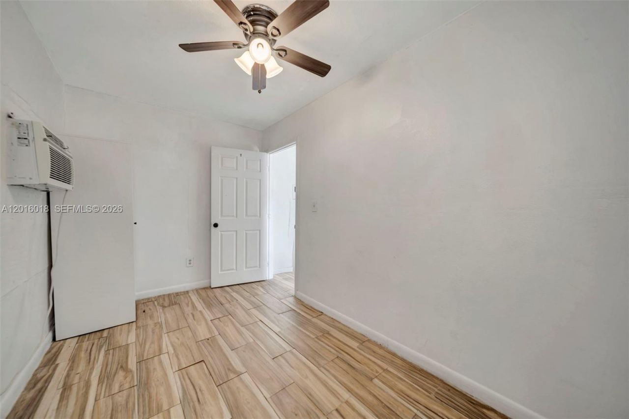 2890 NW 160th St, Miami Gardens, FL 33054 Photo
