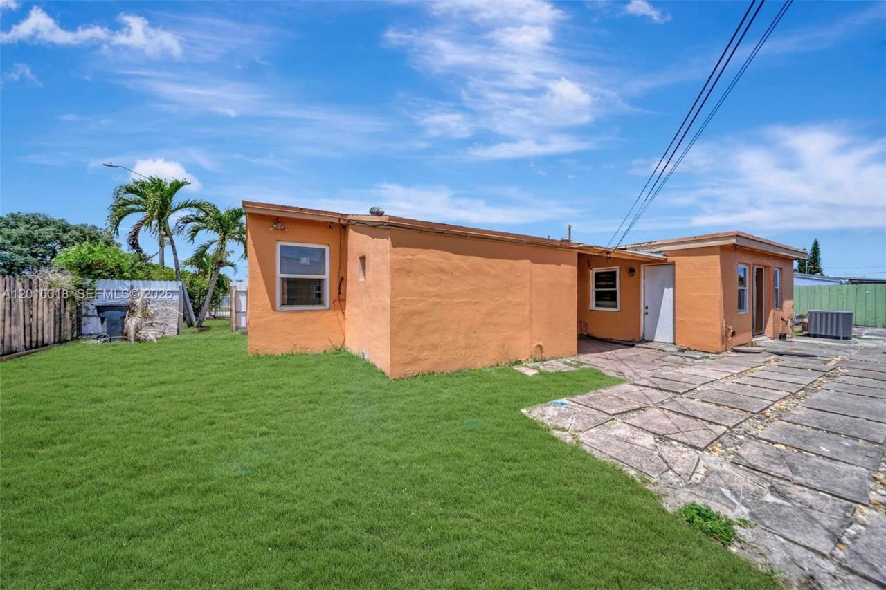 2890 NW 160th St, Miami Gardens, FL 33054 Photo