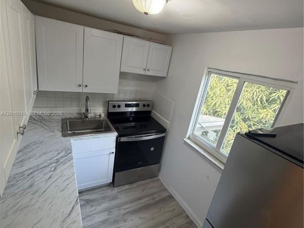 151 NW 17th Pl , Unit 3, Miami, FL 33125