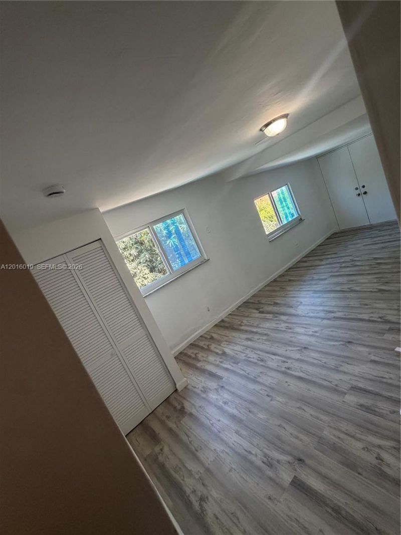 151 NW 17th Pl, Unit 3, Miami, FL 33125 Photo
