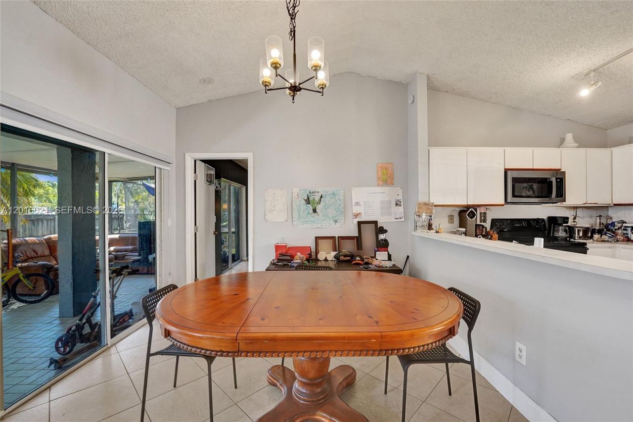11730 NW 12th St, Pembroke Pines, FL 33026 Photo