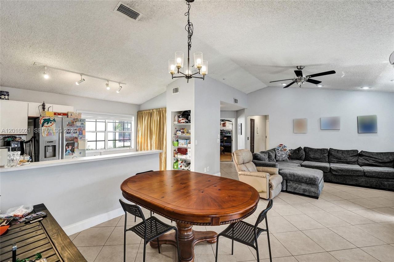 11730 NW 12th St, Pembroke Pines, FL 33026 Photo