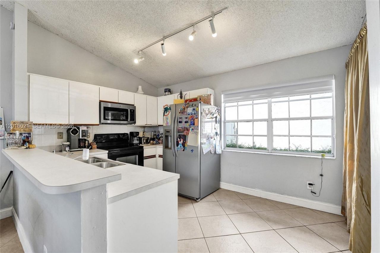 11730 NW 12th St, Pembroke Pines, FL 33026 Photo