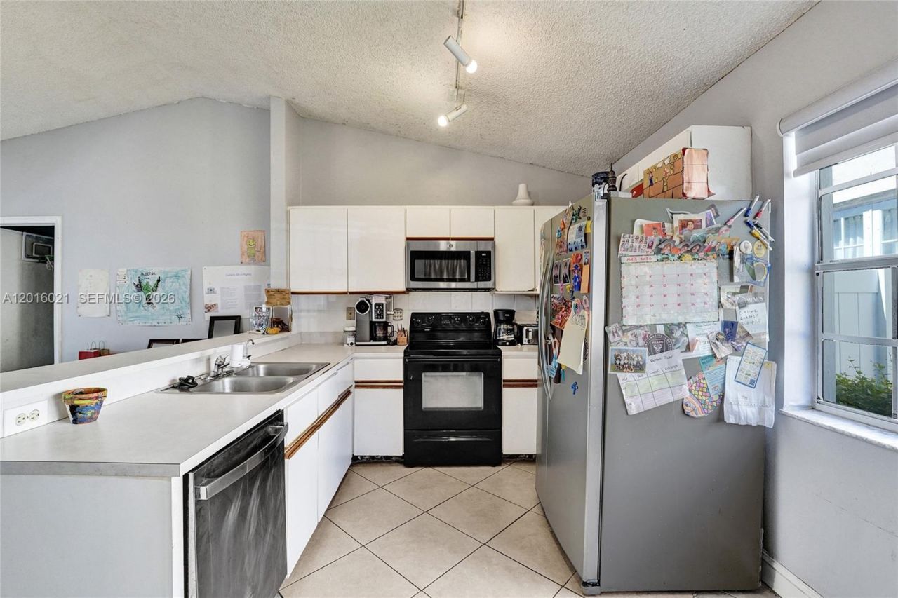 11730 NW 12th St, Pembroke Pines, FL 33026 Photo