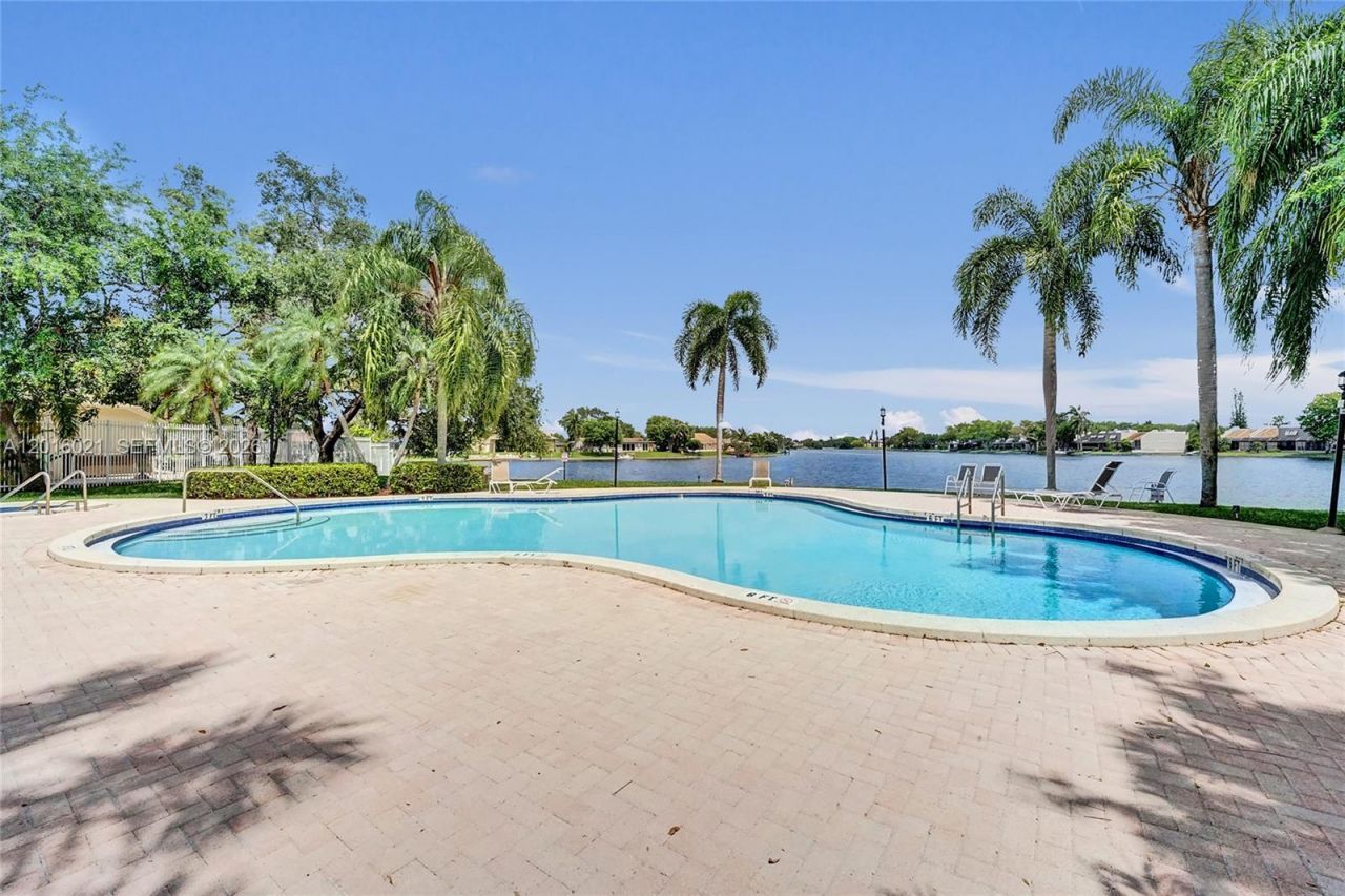 11730 NW 12th St, Pembroke Pines, FL 33026 Photo