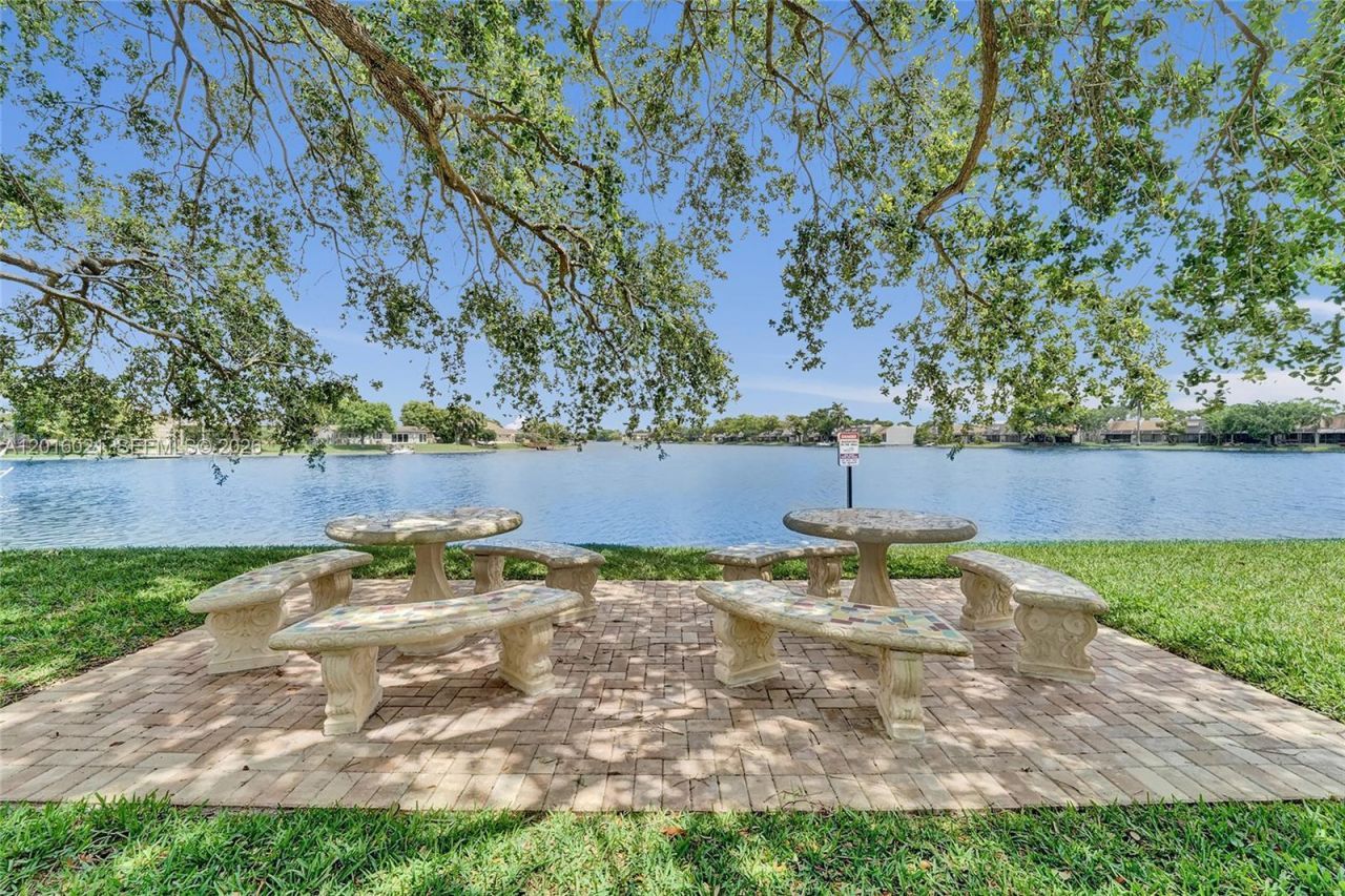 11730 NW 12th St, Pembroke Pines, FL 33026 Photo