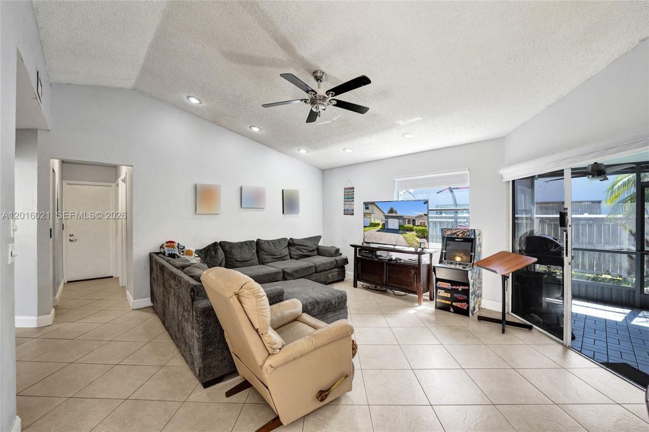 11730 NW 12th St, Pembroke Pines, FL 33026 Photo