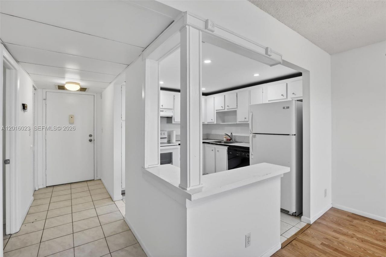 2761 Taft St, Unit 212, Hollywood, FL 33020 Photo