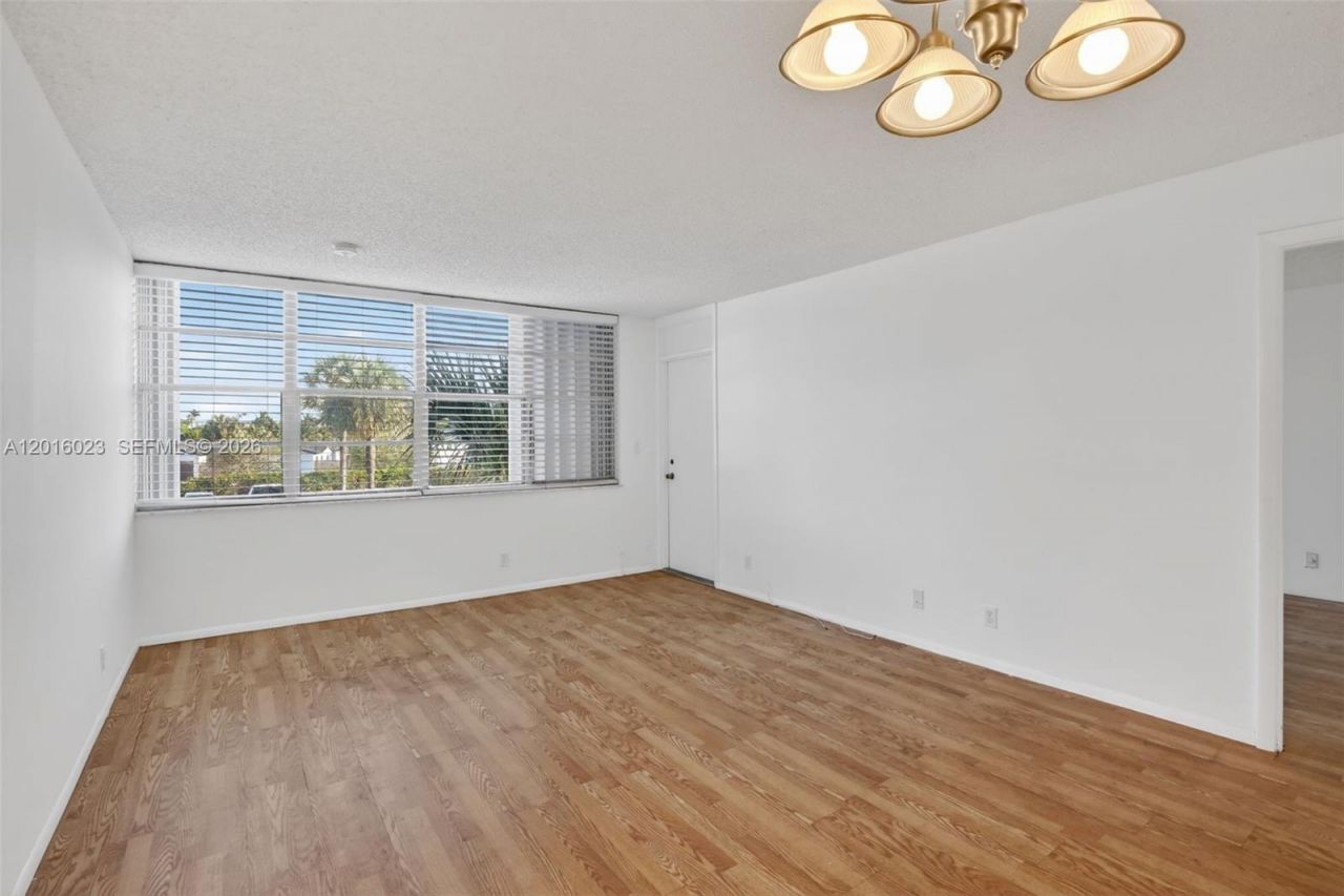 2761 Taft St, Unit 212, Hollywood, FL 33020 Photo