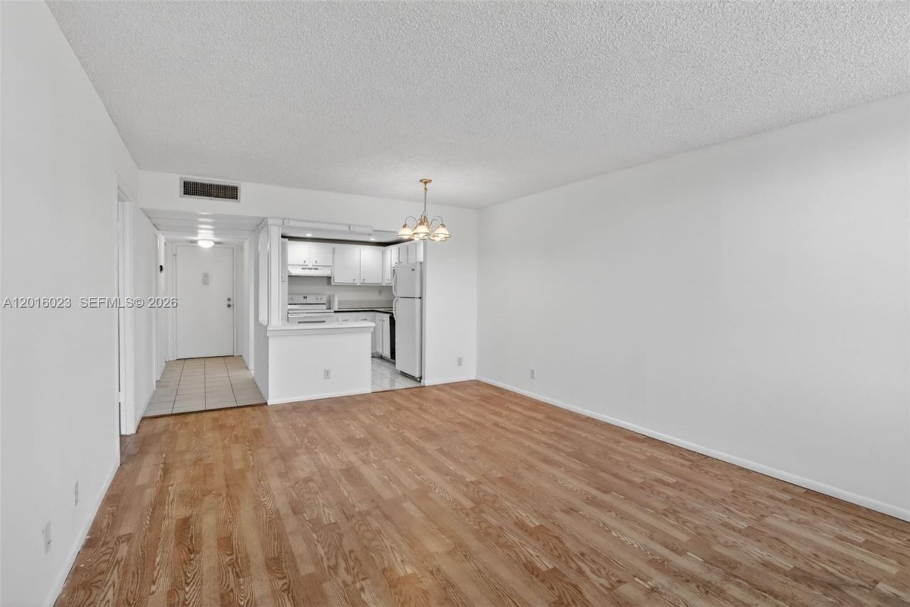 2761 Taft St, Unit 212, Hollywood, FL 33020 Photo