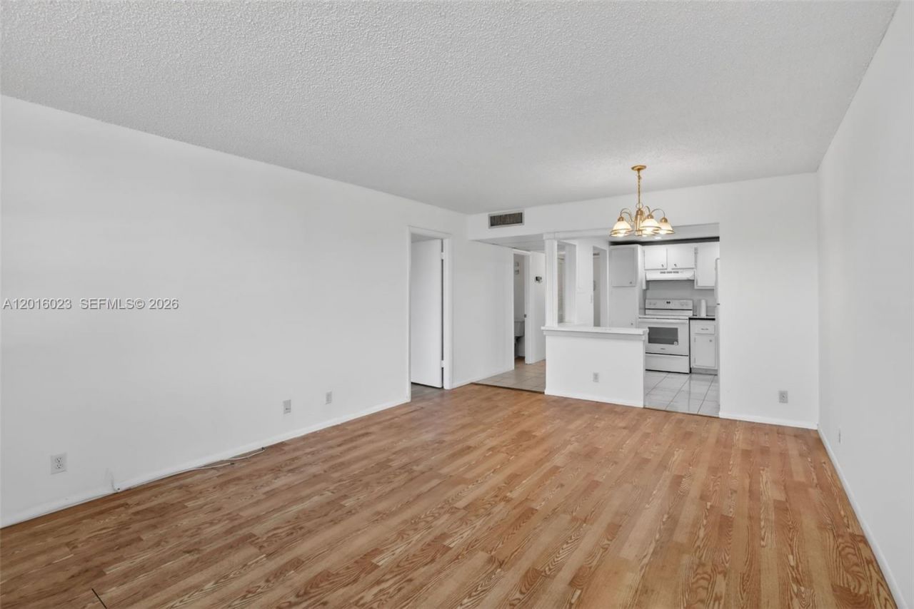 2761 Taft St, Unit 212, Hollywood, FL 33020 Photo