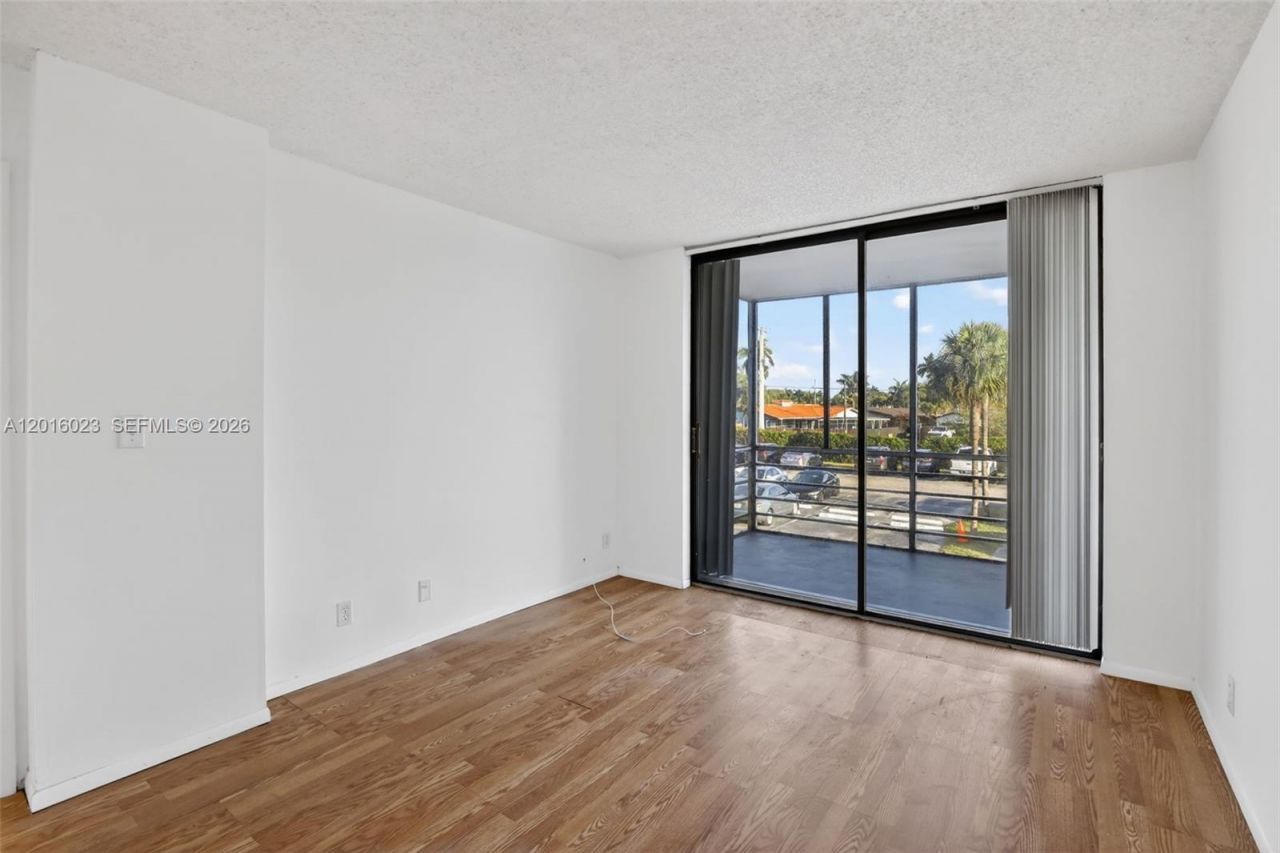 2761 Taft St, Unit 212, Hollywood, FL 33020 Photo