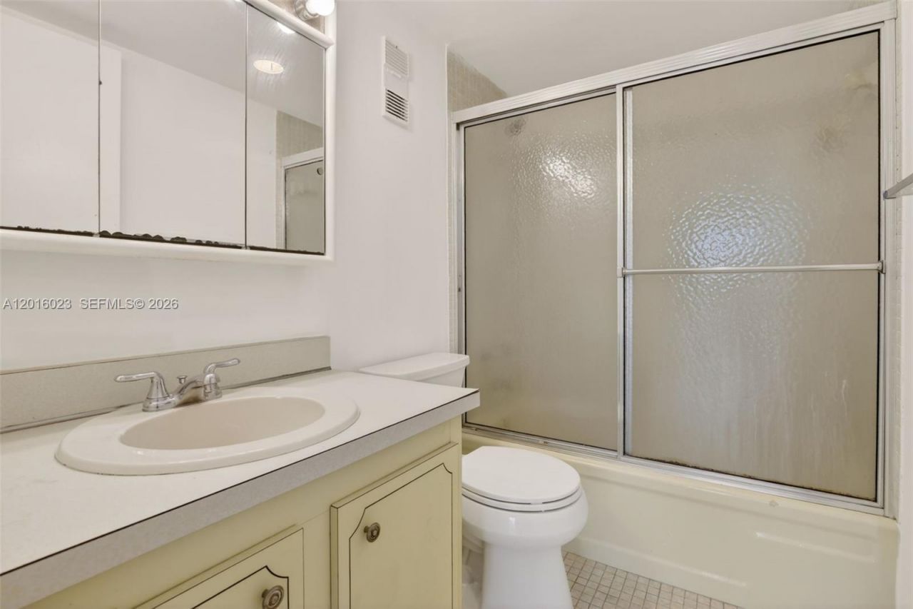 2761 Taft St, Unit 212, Hollywood, FL 33020 Photo