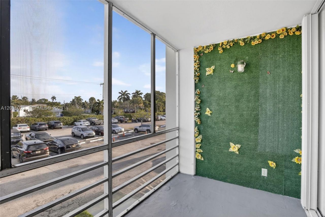 2761 Taft St, Unit 212, Hollywood, FL 33020 Photo