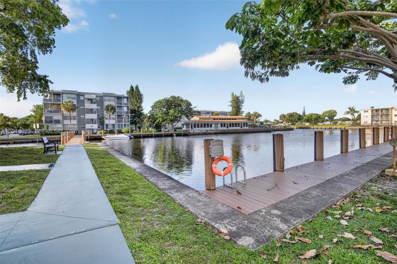 2761 Taft St, Unit 212, Hollywood, FL 33020 Photo