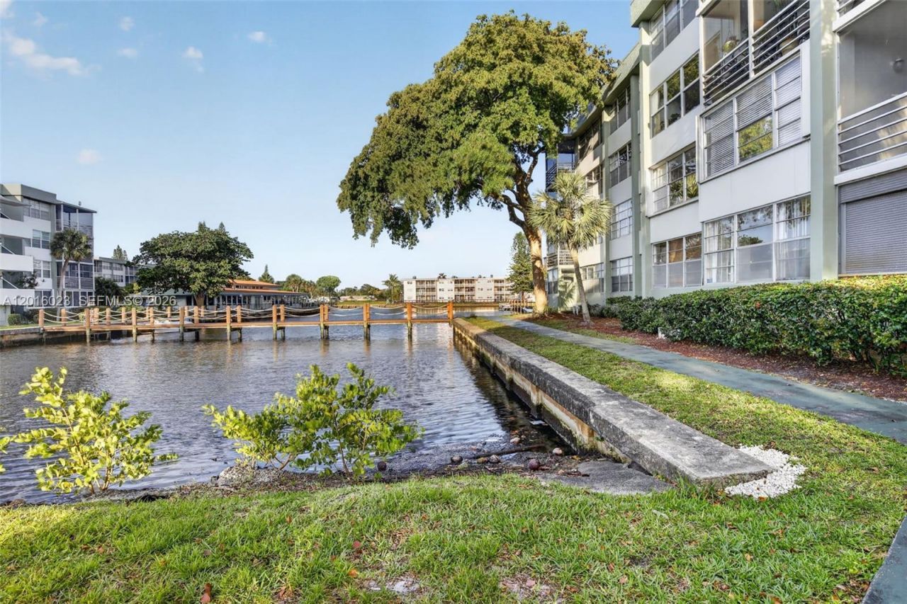 2761 Taft St, Unit 212, Hollywood, FL 33020 Photo