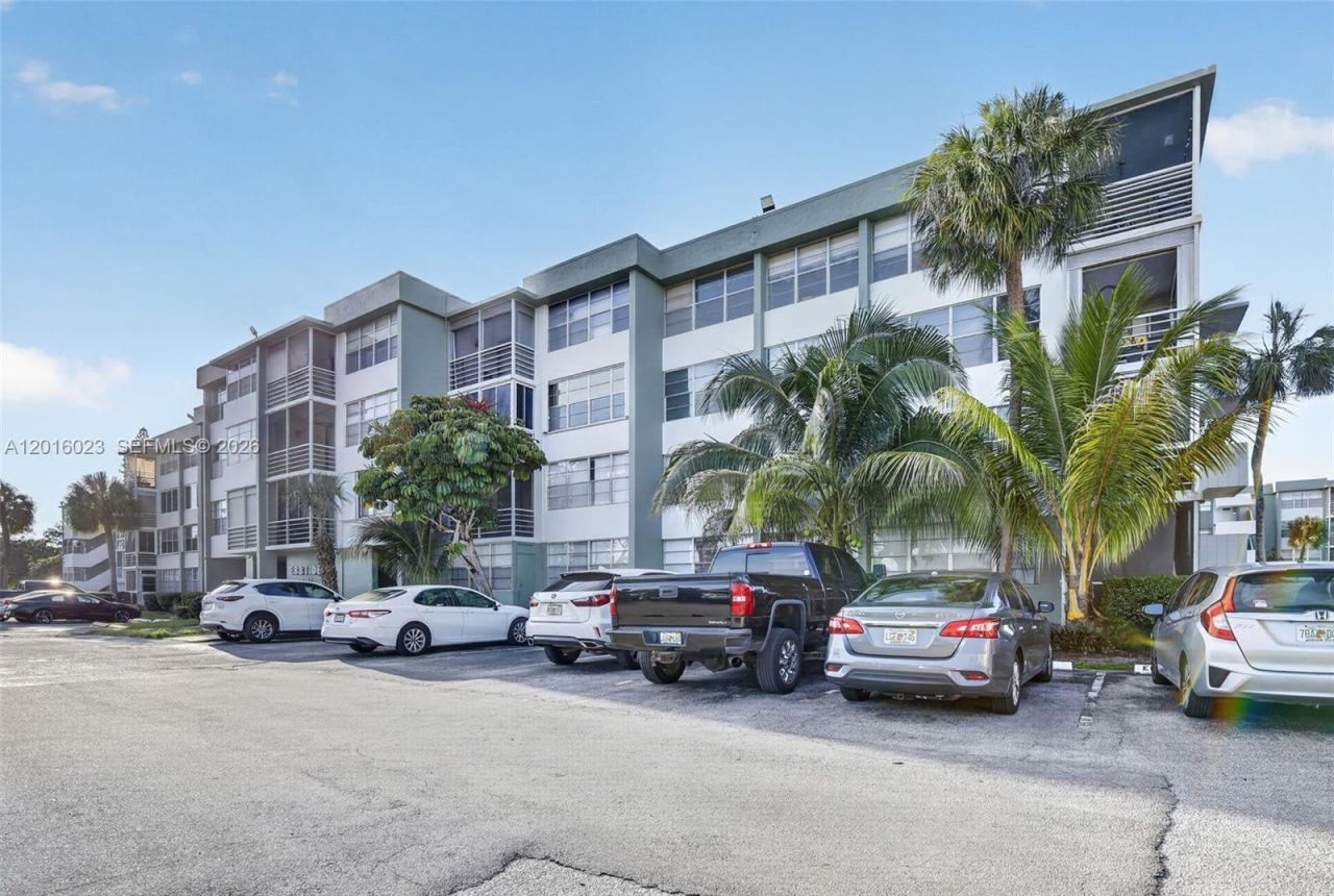 2761 Taft St, Unit 212, Hollywood, FL 33020 Photo