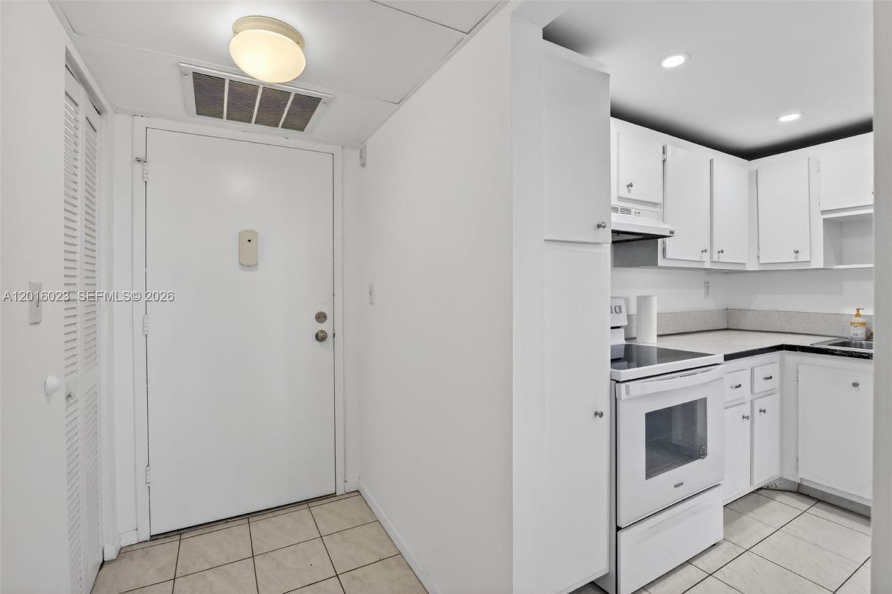 2761 Taft St, Unit 212, Hollywood, FL 33020 Photo
