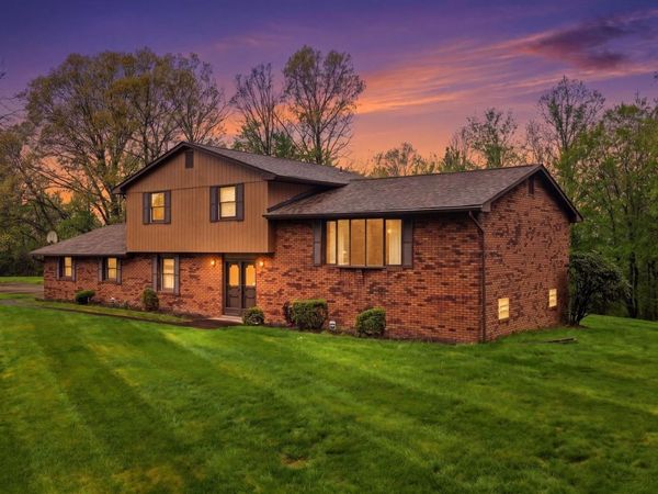 152 Laura Drive, Clinton, PA 15026