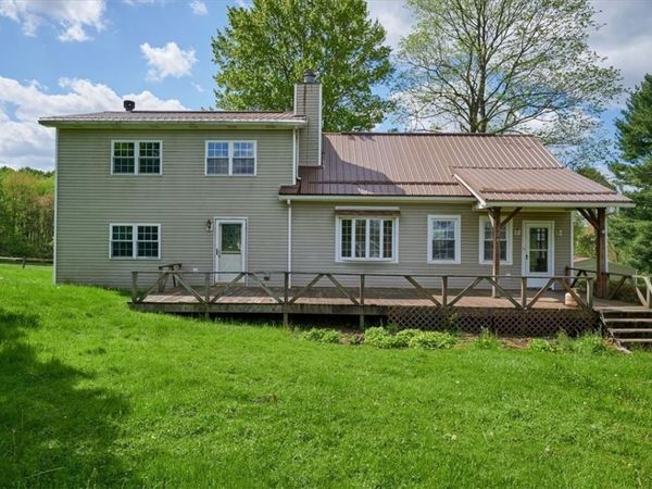 124 Hannastown Rd, Butler, PA 16002
