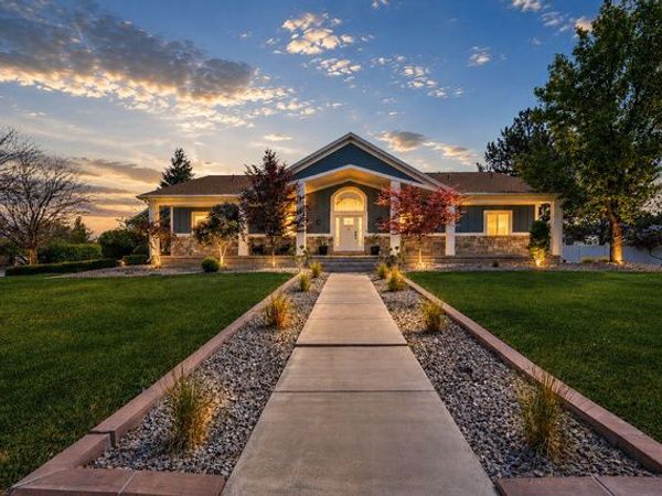2433 W SADDLE HORN CIR S, Bluffdale, UT 84065