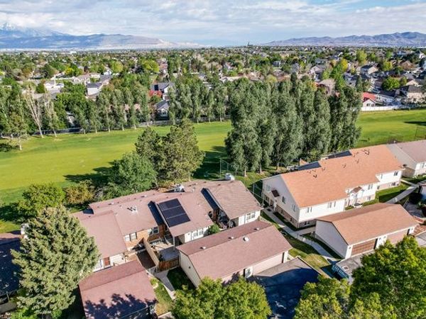 4513 W SAINT ANDREWS DR, South Jordan, UT 84009