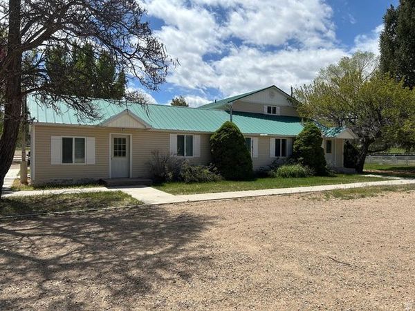 280 N 300 E, Escalante, UT 84726