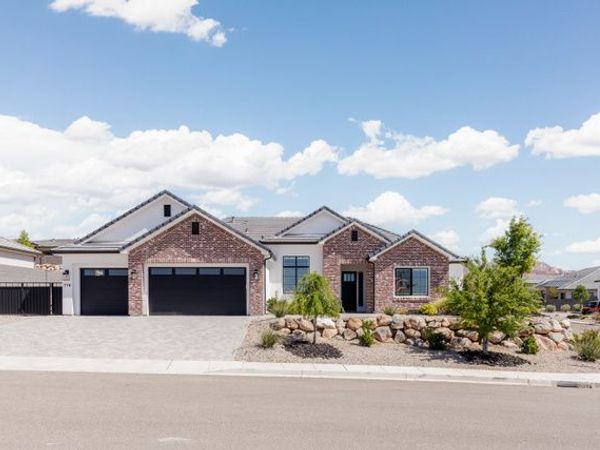 716 W SUNNY LEDGE DR, Washington, UT 84780