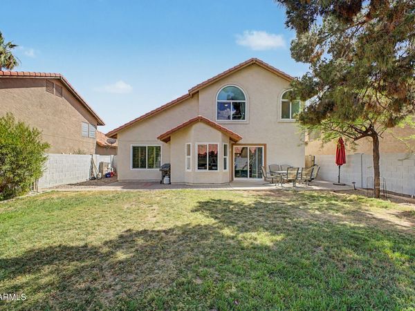 1238 W SEASHORE Drive, Gilbert, AZ 85233