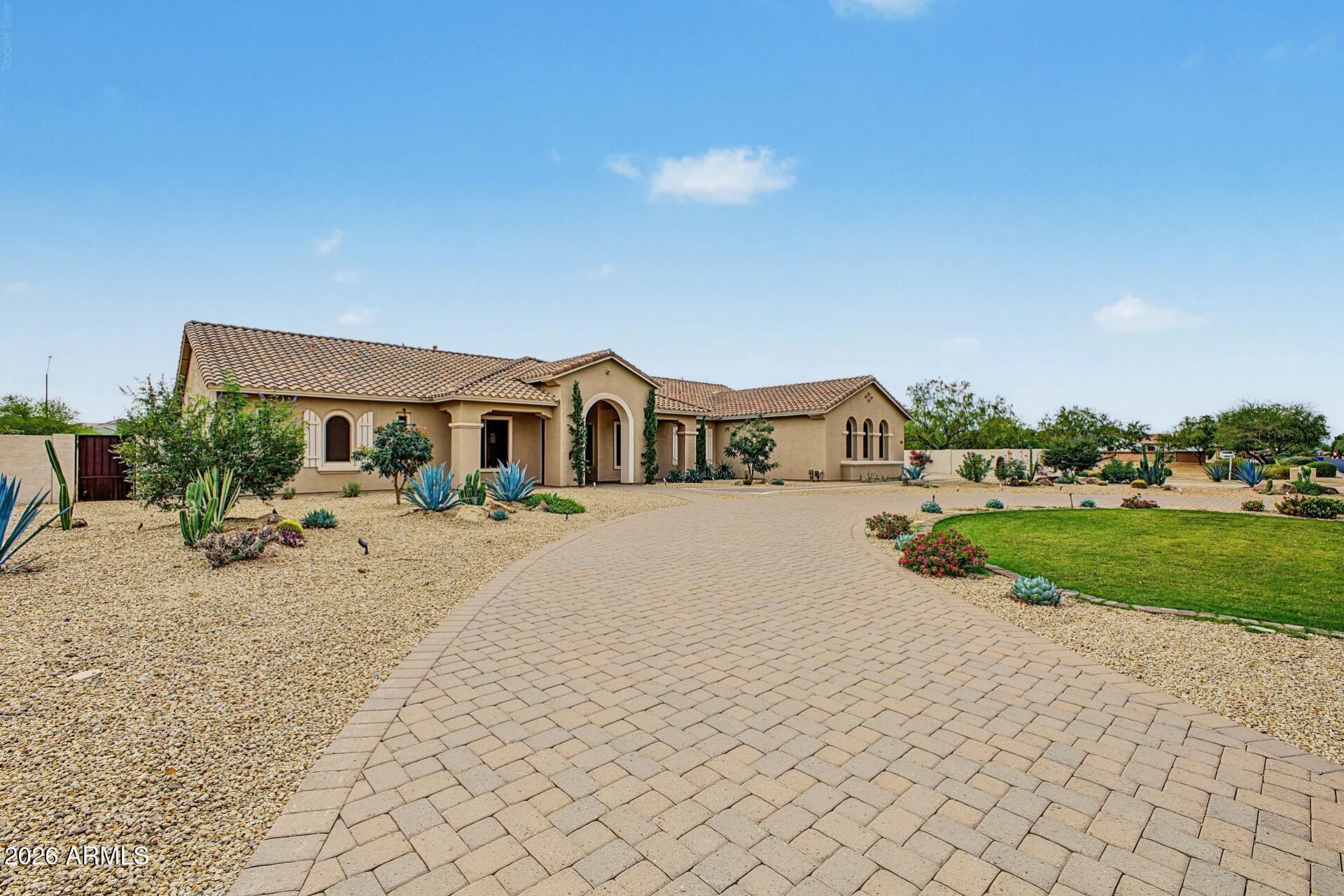 14389 W BECKER Lane, Surprise, AZ 85379