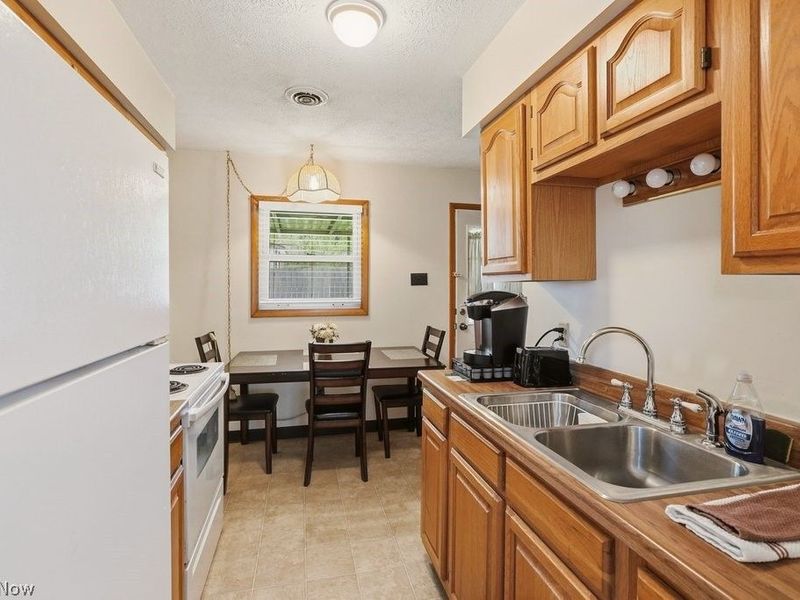 39 Castle Drive , Stow, OH 44262 Photo 17