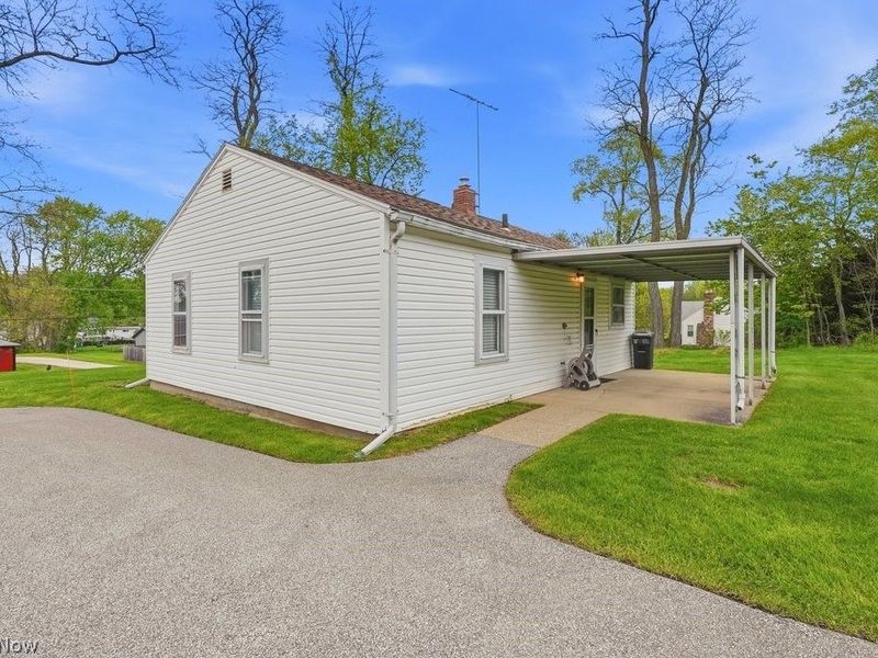 39 Castle Drive , Stow, OH 44262 Photo 2