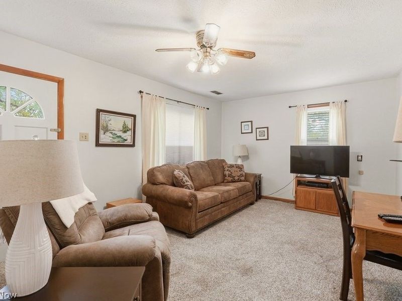 39 Castle Drive , Stow, OH 44262 Photo 3