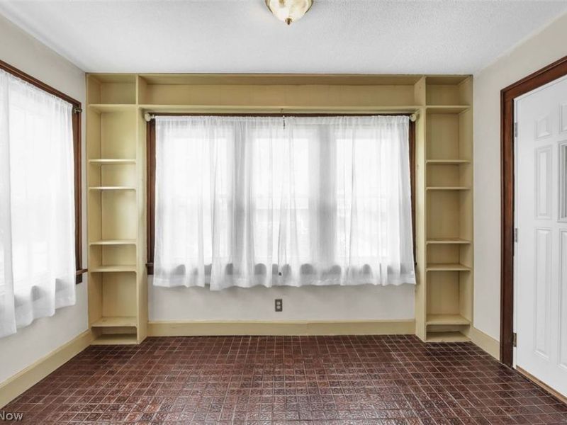 1733 Saratoga Avenue , Cleveland, OH 44109 Photo 6